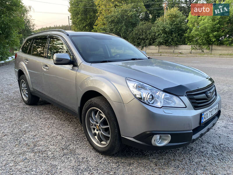 Универсал Subaru Outback 2011 в 