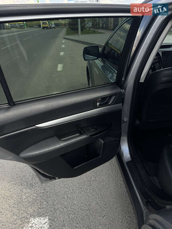 Универсал Subaru Outback 2011 в Хмельницком