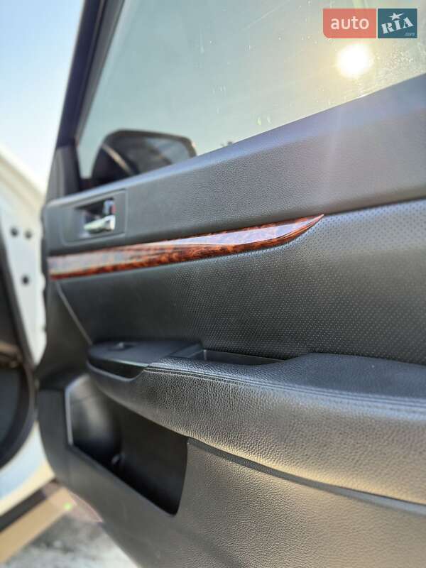 Универсал Subaru Outback 2010 в Вознесенске