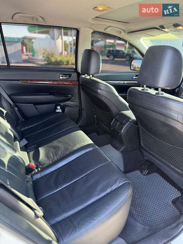 Универсал Subaru Outback 2010 в Вознесенске