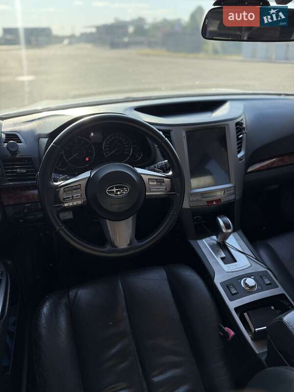 Универсал Subaru Outback 2010 в Вознесенске