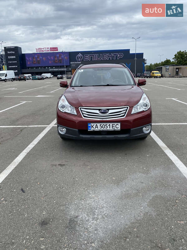 Універсал Subaru Outback 2010 в Києві