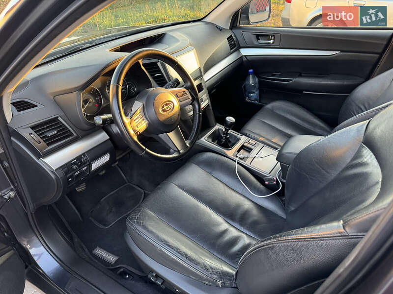 Универсал Subaru Outback 2010 в Ивано-Франковске