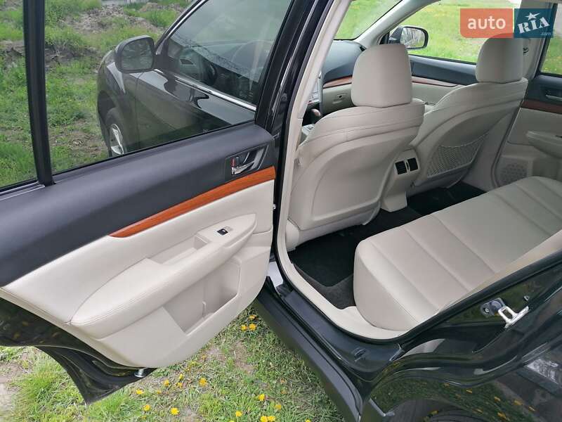 Универсал Subaru Outback 2013 в Каменском