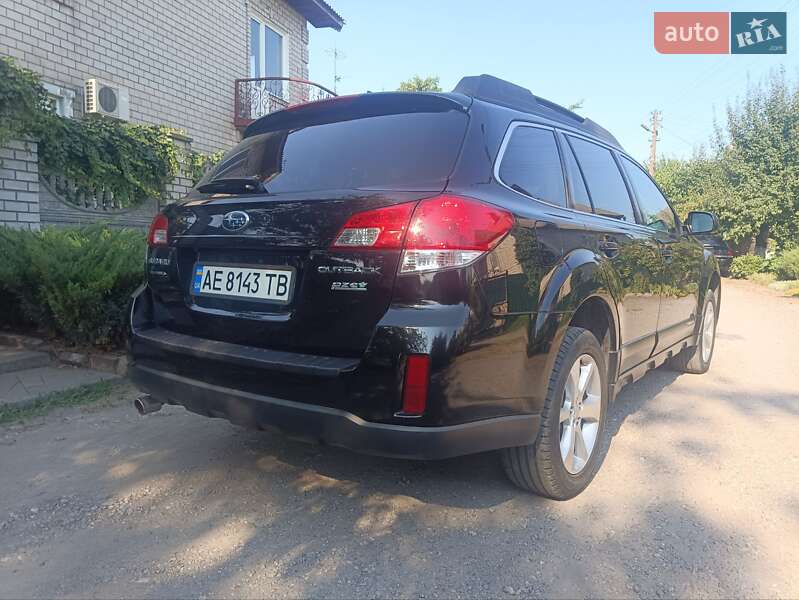 Универсал Subaru Outback 2013 в Каменском