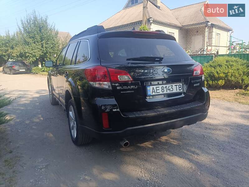 Универсал Subaru Outback 2013 в Каменском