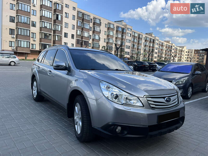 Subaru Outback 2011