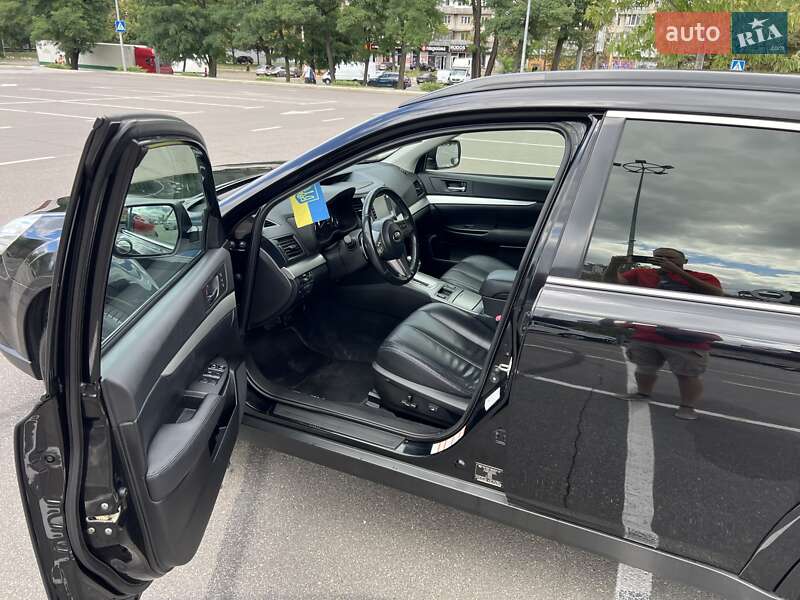 Универсал Subaru Outback 2010 в Киеве
