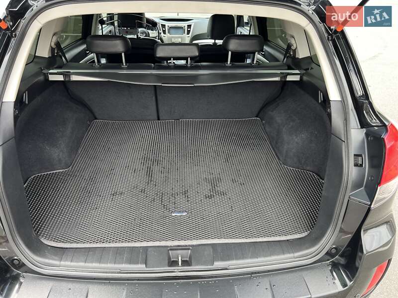Универсал Subaru Outback 2010 в Киеве
