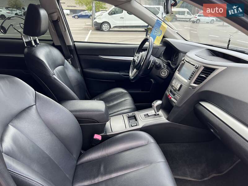 Универсал Subaru Outback 2010 в Киеве