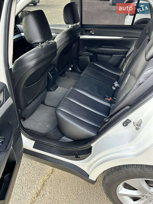 Универсал Subaru Outback 2013 в Киеве
