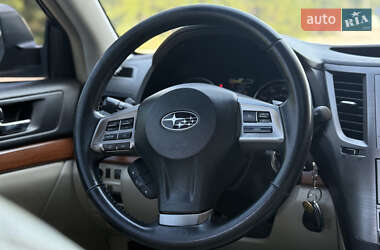 Универсал Subaru Outback 2013 в 