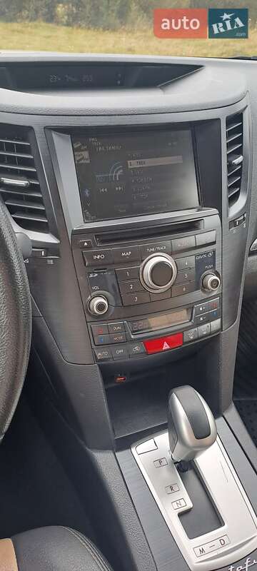 Универсал Subaru Outback 2014 в Вараше
