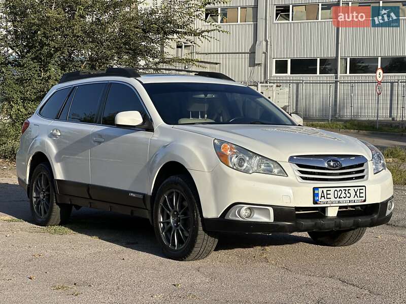 Універсал Subaru Outback 2011 в Дніпрі