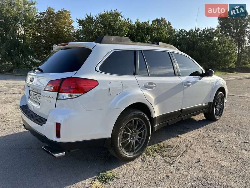 Універсал Subaru Outback 2011 в Дніпрі