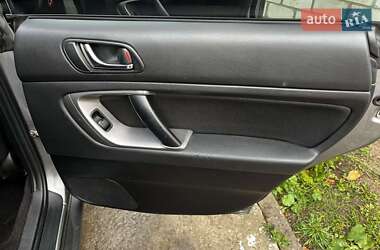 Універсал Subaru Outback 2005 в  фото 10 Універсал Subaru Outback 2005 в