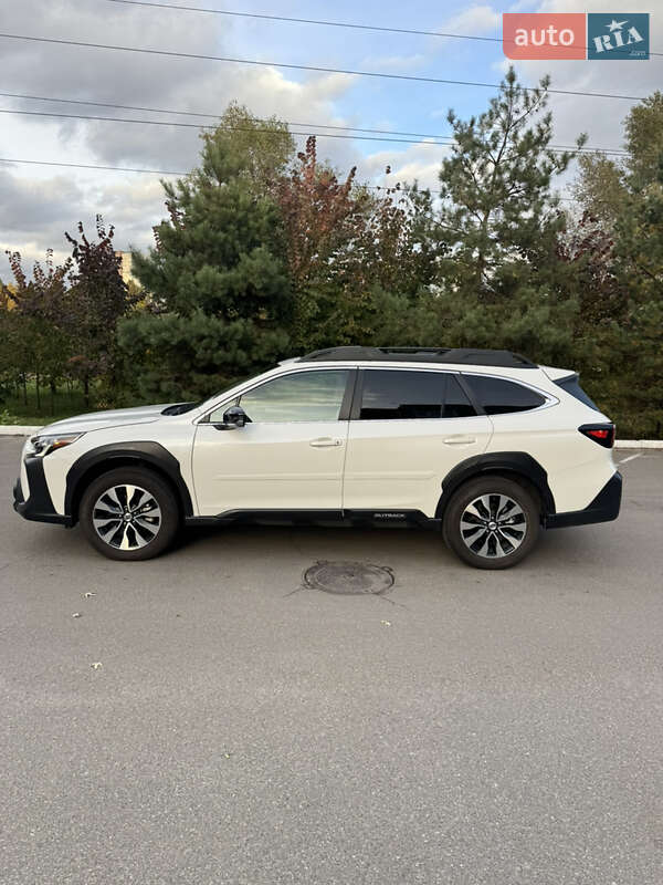 Универсал Subaru Outback 2023 в Киеве