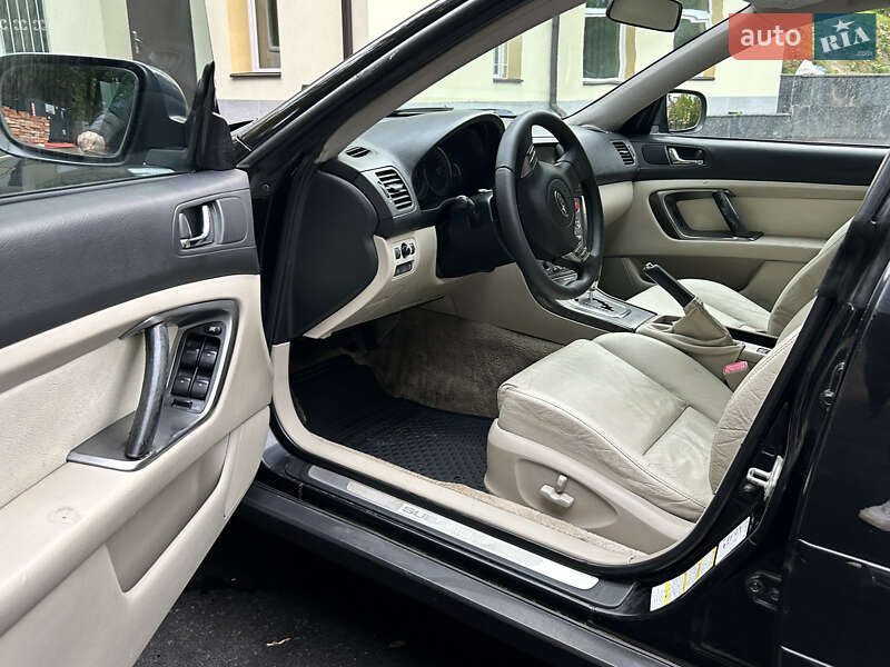 Универсал Subaru Outback 2004 в Киеве