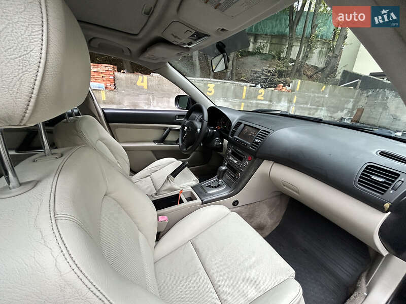 Универсал Subaru Outback 2004 в Киеве