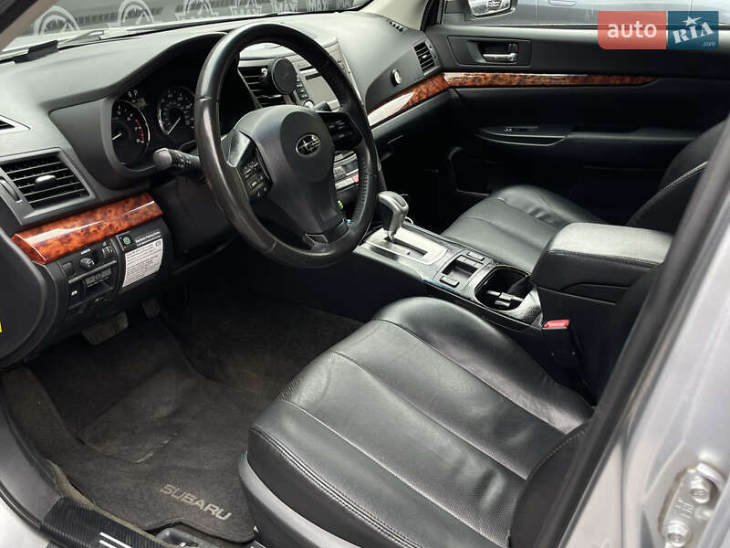 Универсал Subaru Outback 2012 в Киеве