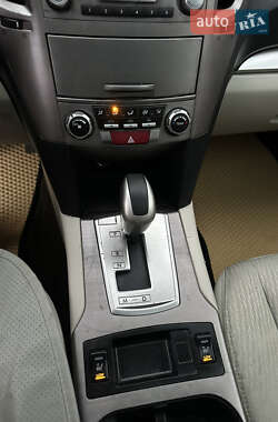 Универсал Subaru Outback 2012 в 