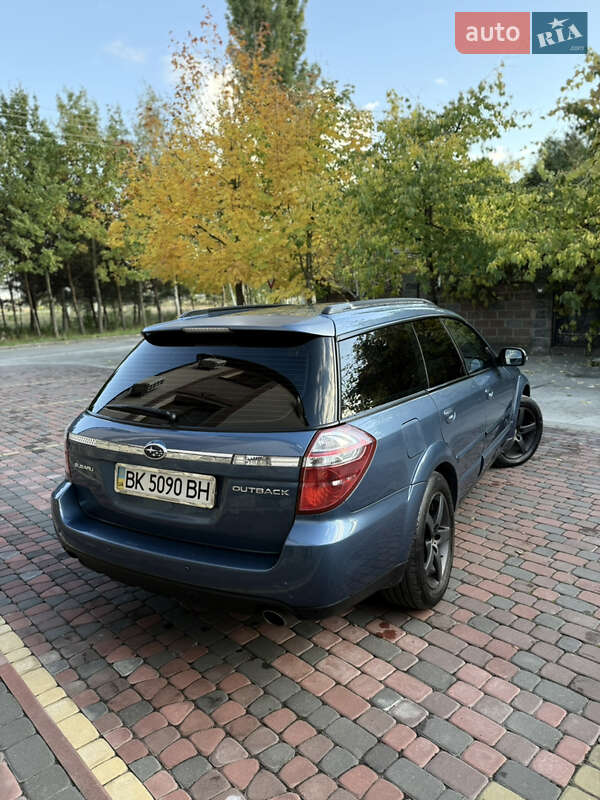 Универсал Subaru Outback 2006 в Вараше