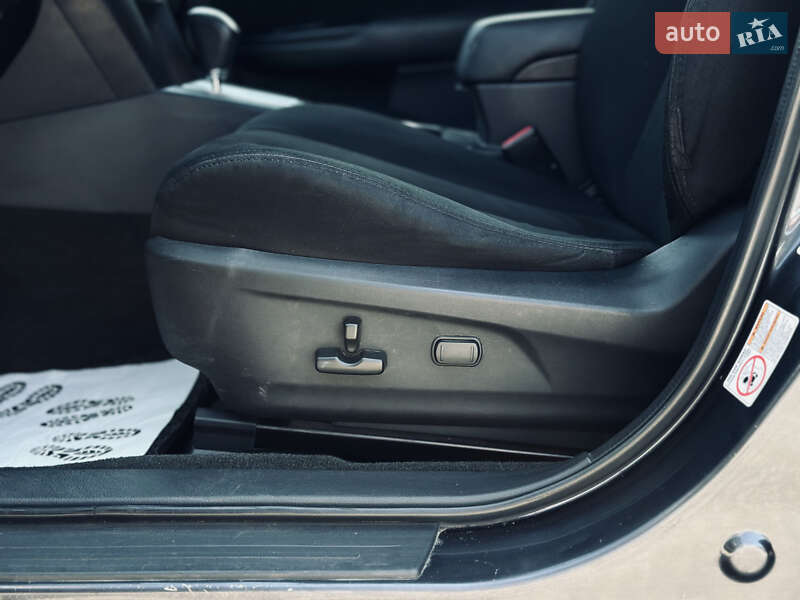 Универсал Subaru Outback 2012 в Кременчуге