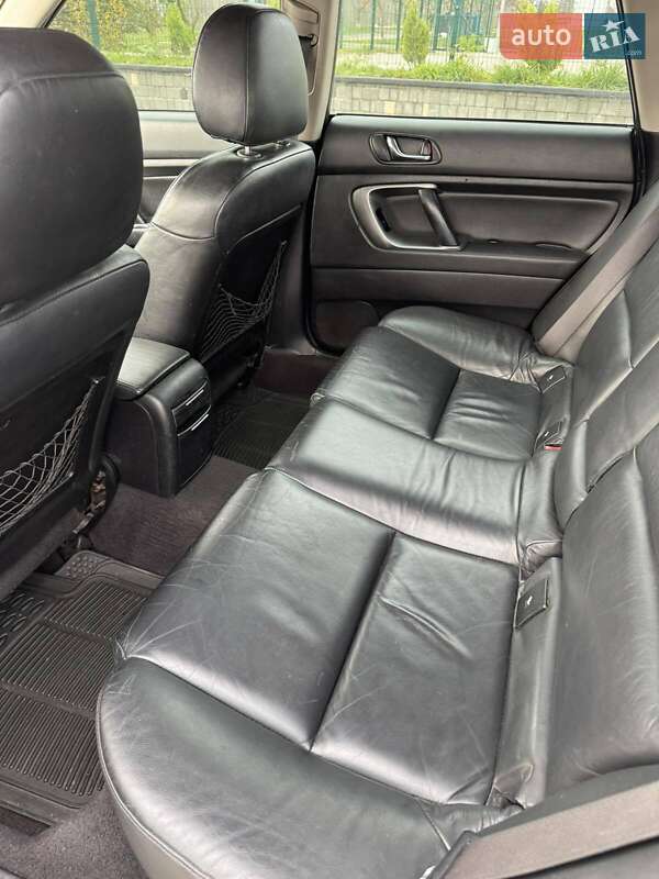 Универсал Subaru Outback 2006 в Южном