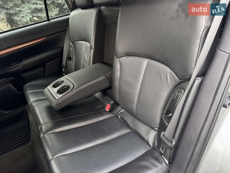 Универсал Subaru Outback 2012 в Киеве