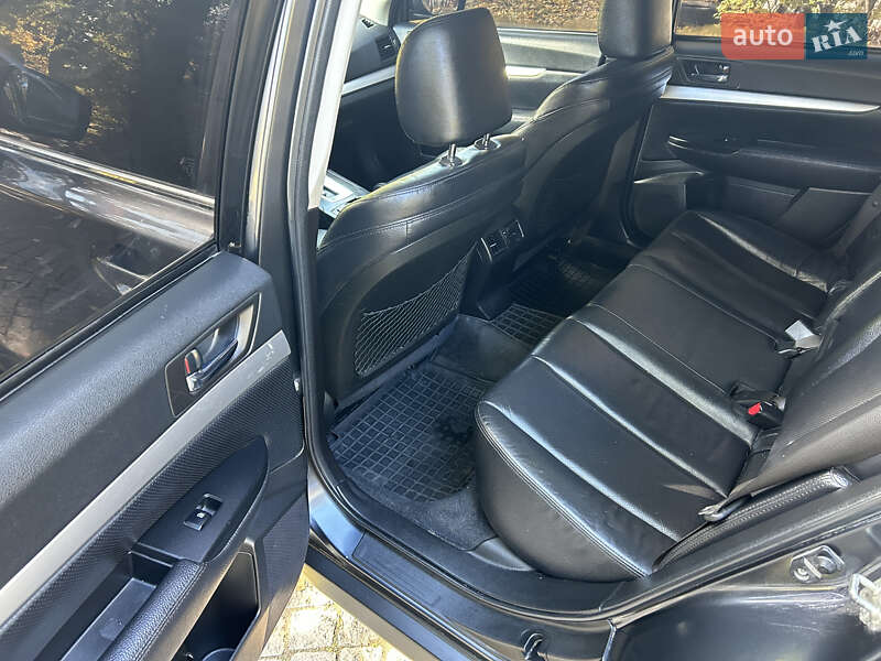 Универсал Subaru Outback 2012 в Киеве