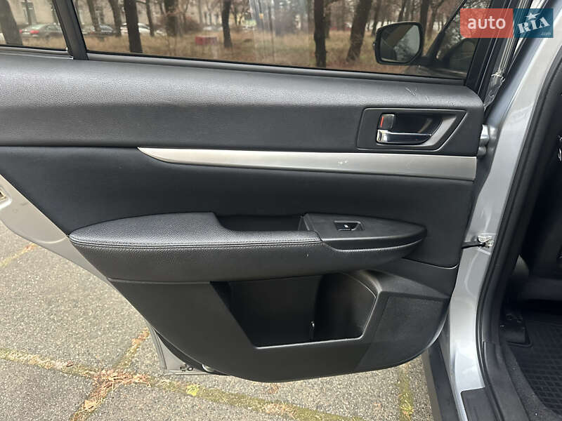 Универсал Subaru Outback 2013 в Киеве