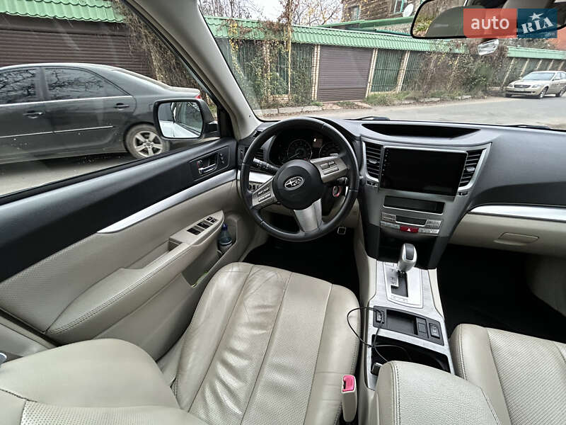 Универсал Subaru Outback 2010 в Одессе