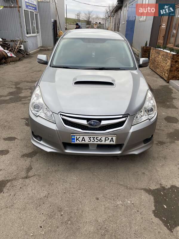 Универсал Subaru Outback 2010 в Николаеве