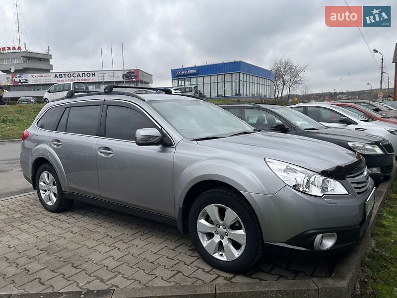 Универсал Subaru Outback 2010 в Хмельницком