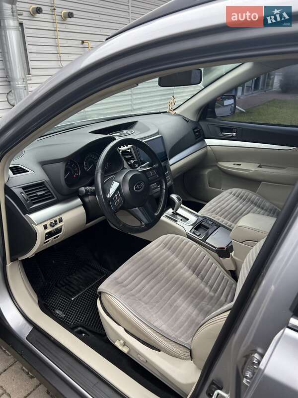 Универсал Subaru Outback 2010 в Хмельницком