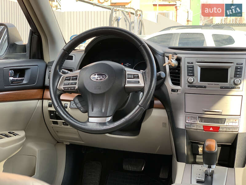 Универсал Subaru Outback 2013 в Ужгороде