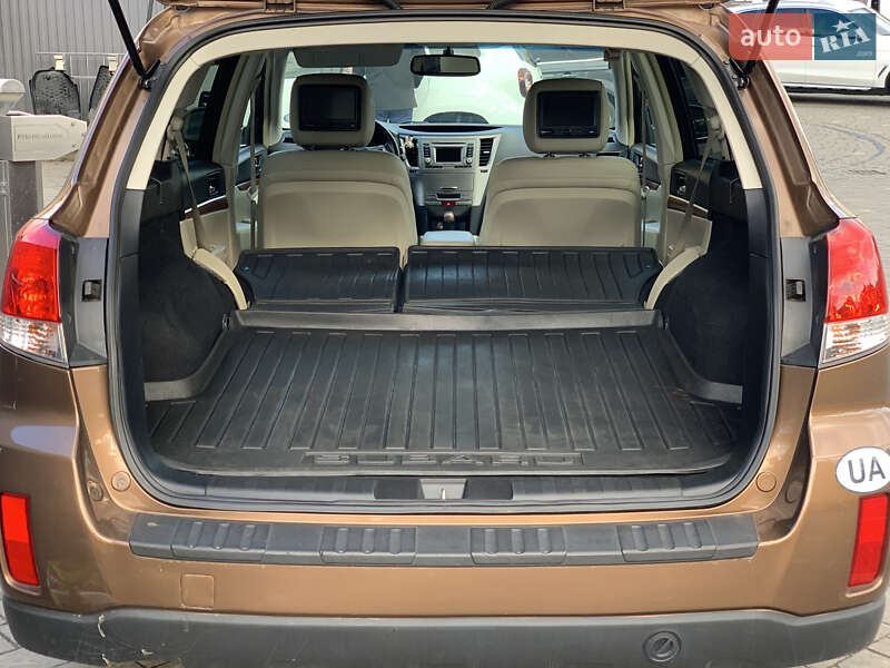 Универсал Subaru Outback 2013 в Ужгороде