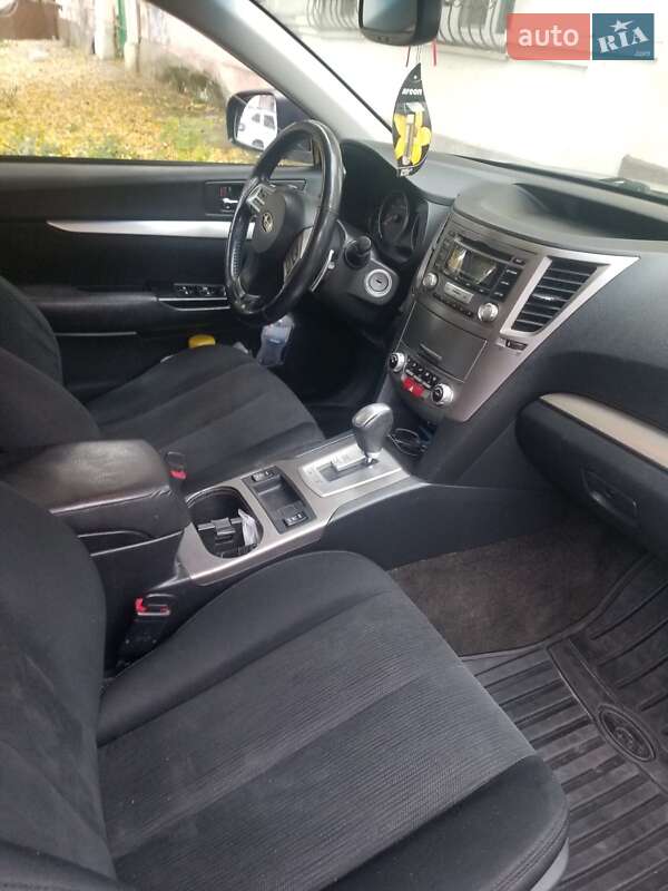 Универсал Subaru Outback 2013 в Николаеве