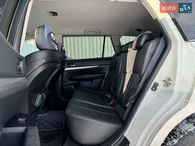 Універсал Subaru Outback 2011 в Києві