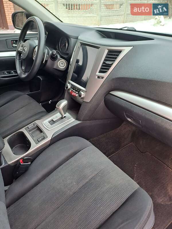 Универсал Subaru Outback 2013 в Кривом Роге