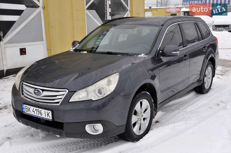 Универсал Subaru Outback 2010 в Львове