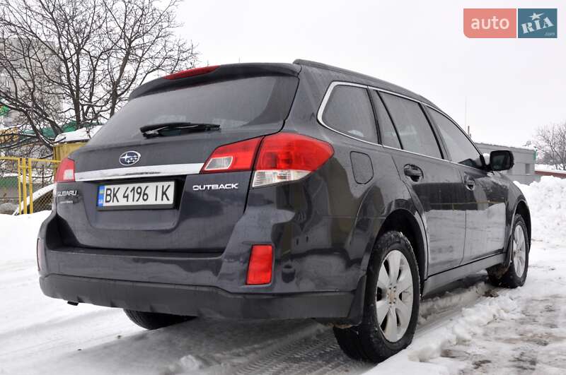 Универсал Subaru Outback 2010 в Львове