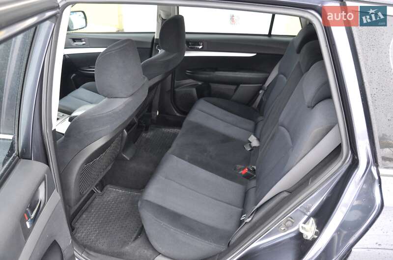 Универсал Subaru Outback 2010 в Львове