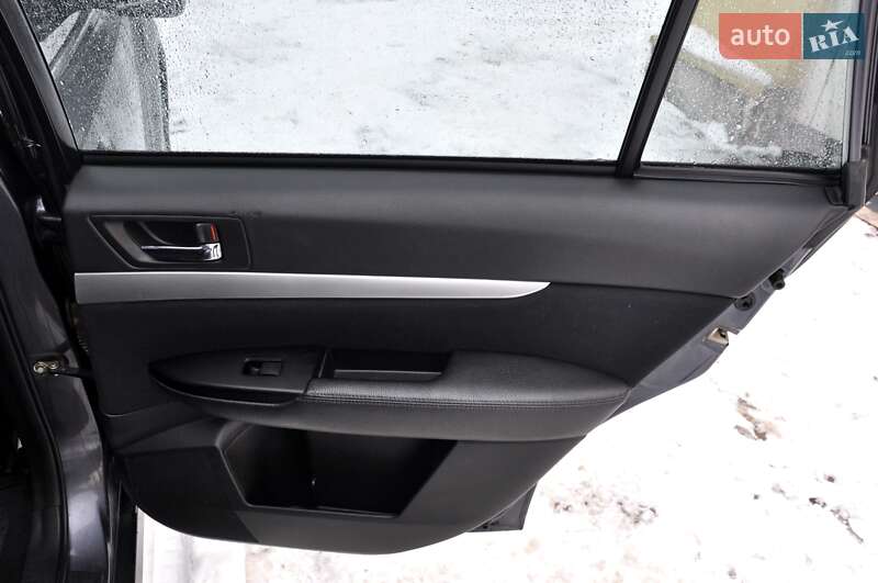 Универсал Subaru Outback 2010 в Львове