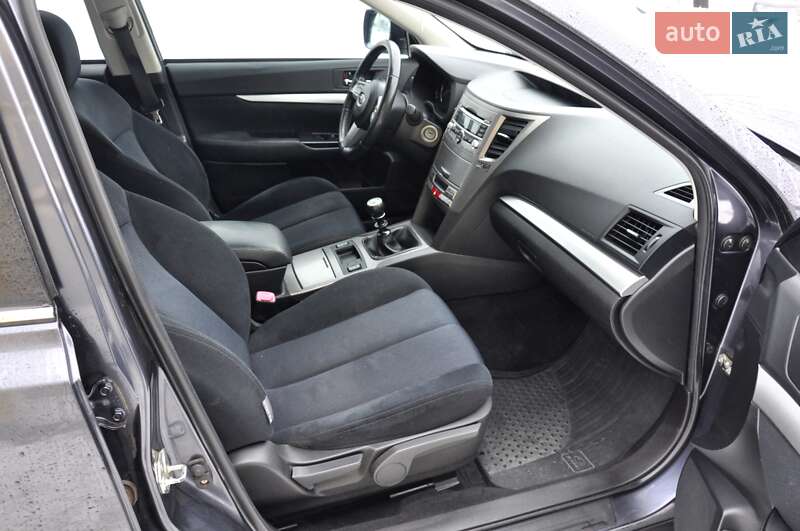 Универсал Subaru Outback 2010 в Львове