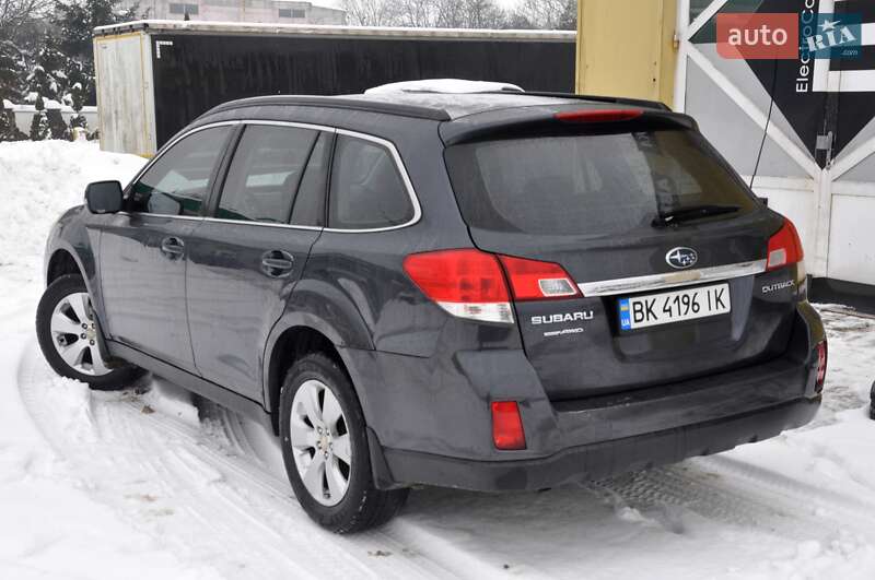 Универсал Subaru Outback 2010 в Львове