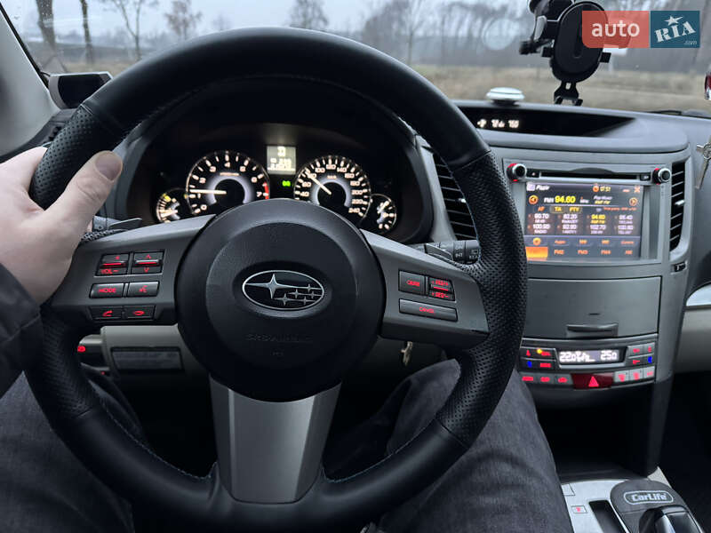 Универсал Subaru Outback 2010 в Львове