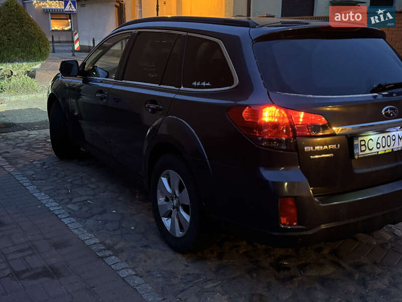 Универсал Subaru Outback 2010 в Львове