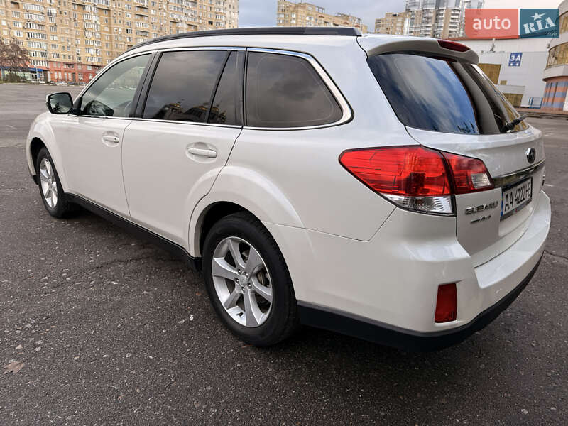 Универсал Subaru Outback 2013 в Киеве