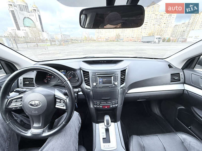 Универсал Subaru Outback 2013 в Киеве